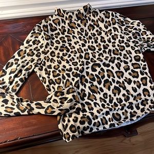 Soft Leopard Mock neck shirt